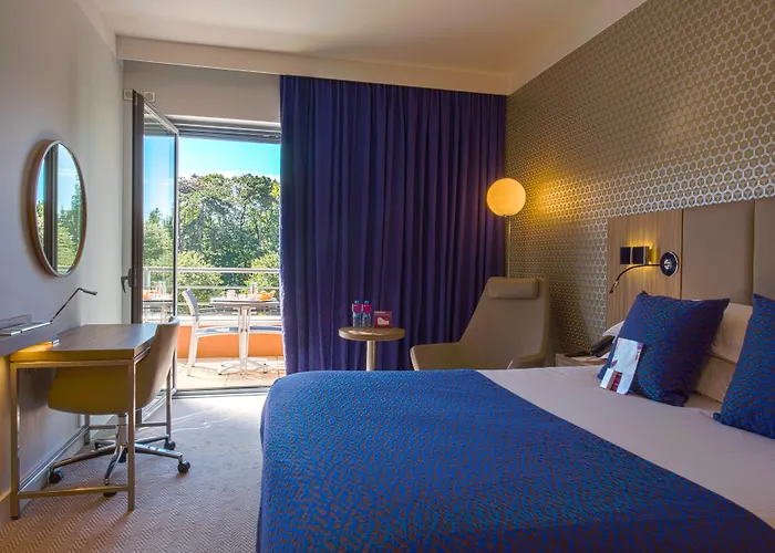 Crowne Plaza Lyon - Cite Internationale Hotel